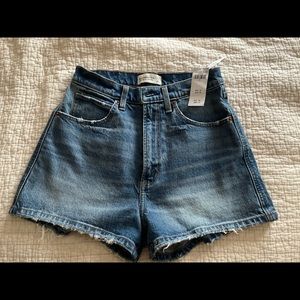 Abercrombie Curve Love High Rise Mom Shorts 27